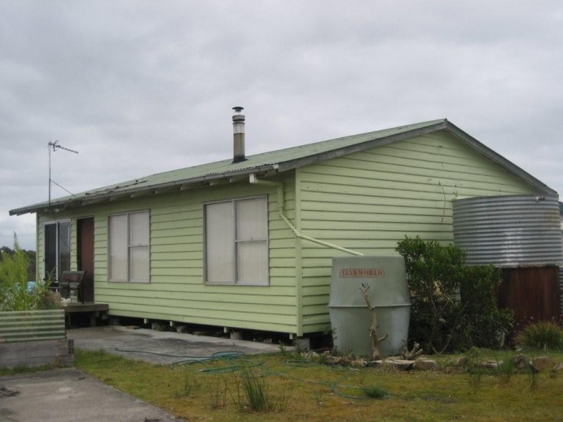 Macquarie  Heads Road, Strahan TAS 7468
