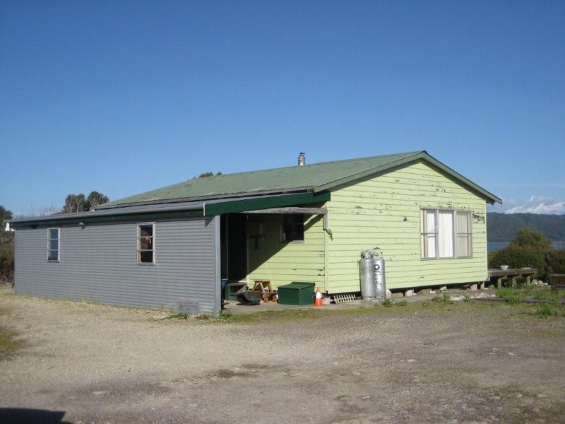 Macquarie  Heads Road, Strahan TAS 7468