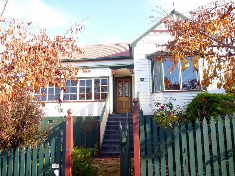 27 Elizabeth Street, Burnie TAS 7320