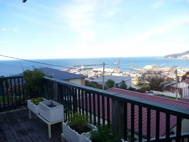 27 Elizabeth Street, Burnie TAS 7320