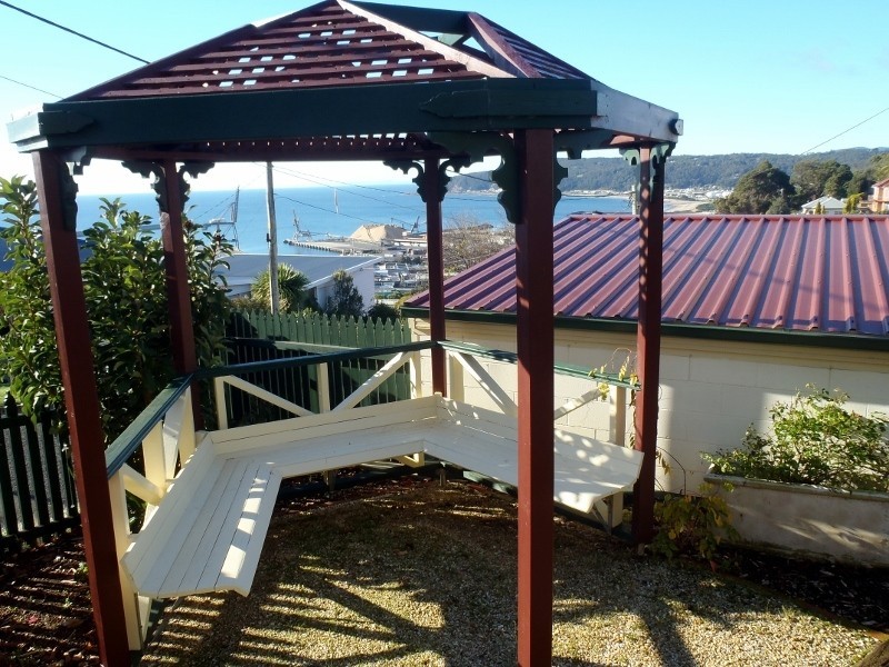 27 Elizabeth Street, Burnie TAS 7320