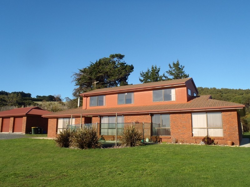 534 Penguin Road, Penguin TAS 7316