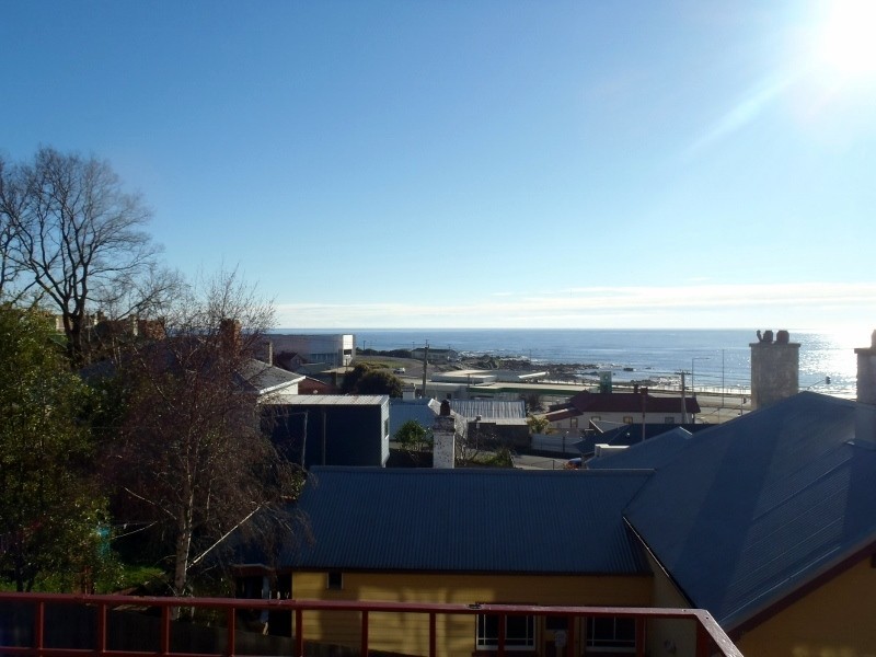 9/18 Queen Street, Burnie TAS 7320