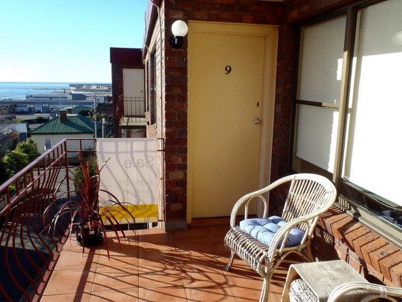9/18 Queen Street, Burnie TAS 7320
