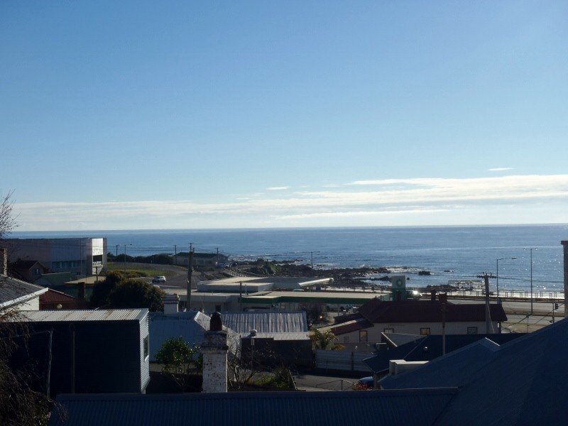 9/18 Queen Street, Burnie TAS 7320