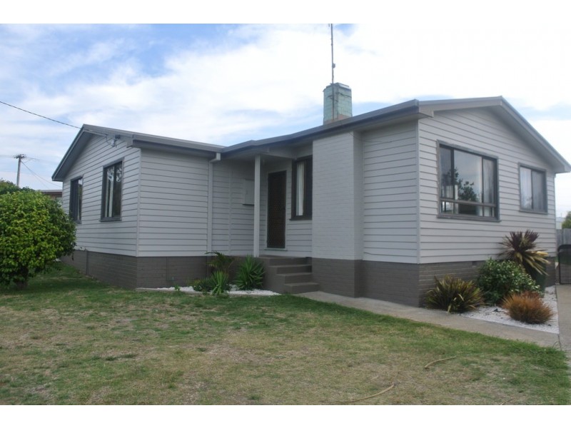 16 Dooley Street, Ulverstone TAS 7315