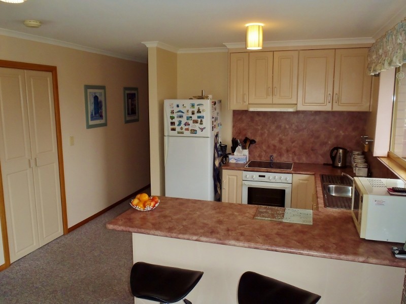 2/106 Cardigan Street, Somerset TAS 7322