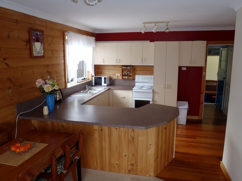 6 Old Cam Road, Somerset TAS 7322