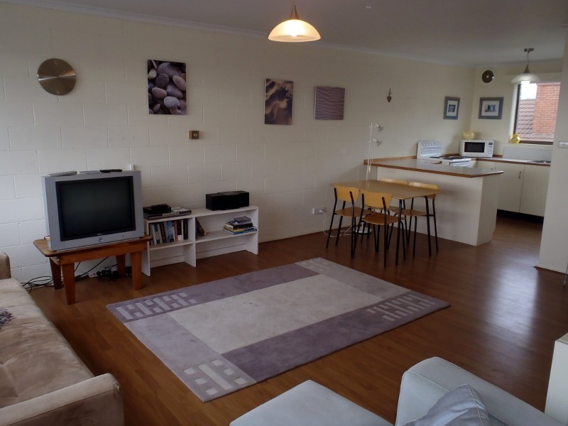 9/18 Queen Street, Burnie TAS 7320