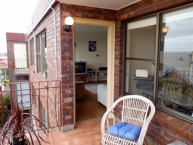 9/18 Queen Street, Burnie TAS 7320