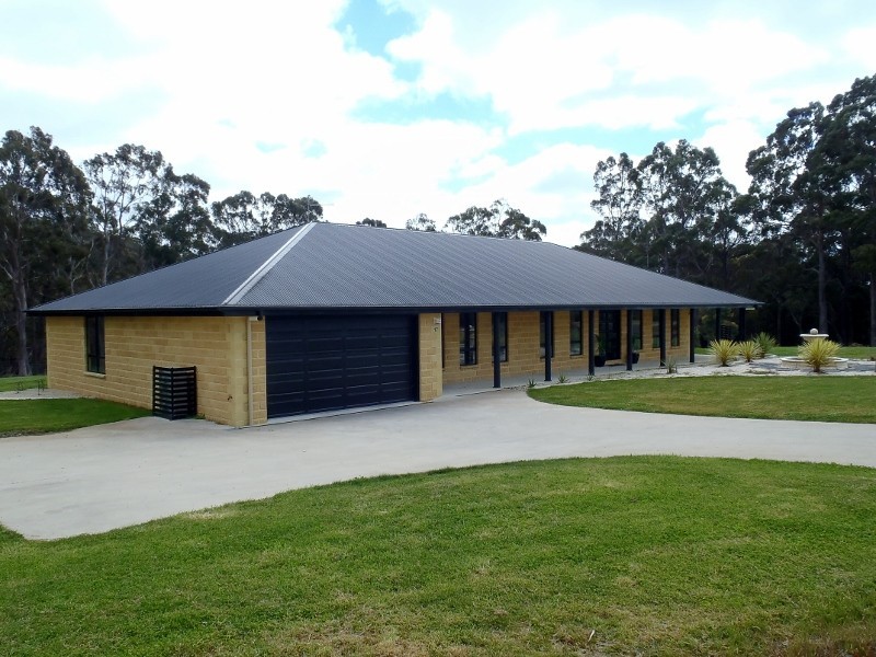 17 Allegra Drive, Heybridge TAS 7316