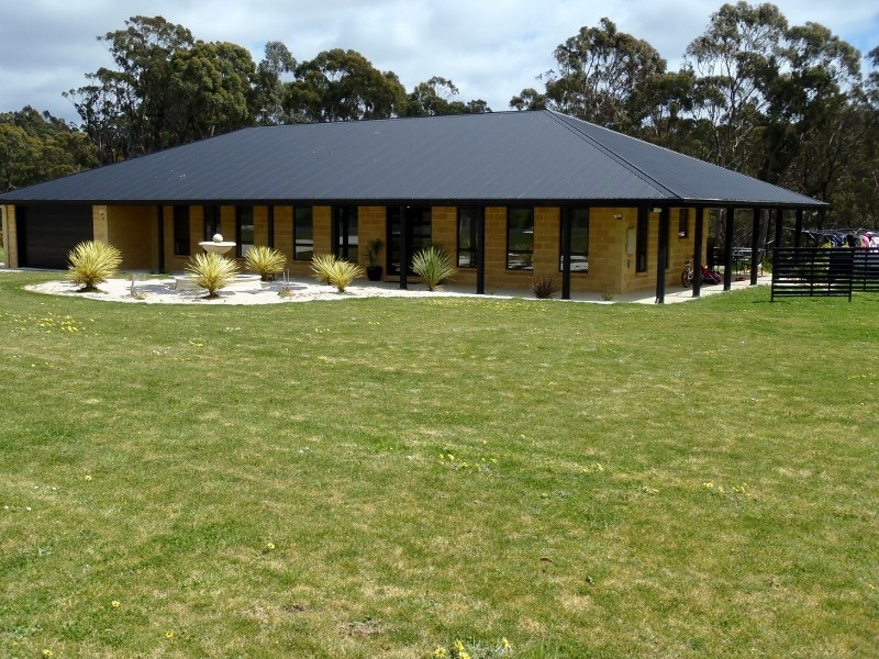 17 Allegra Drive, Heybridge TAS 7316