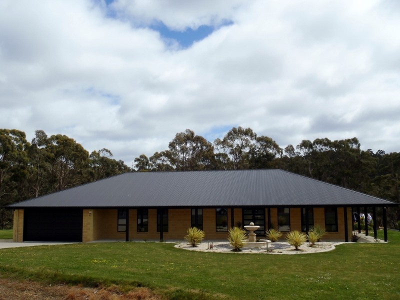 17 Allegra Drive, Heybridge TAS 7316