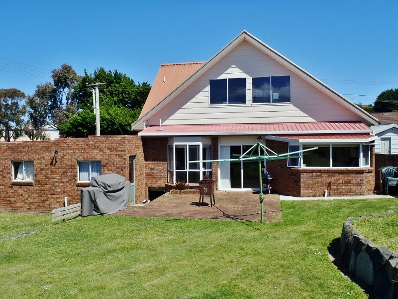 16 Pine Avenue, Burnie TAS 7320