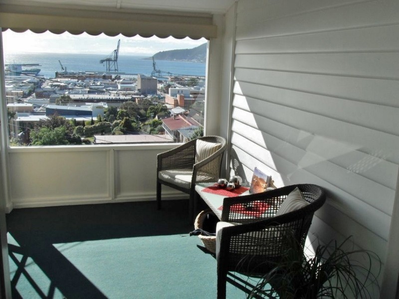 8 Amelia Street, Burnie TAS 7320