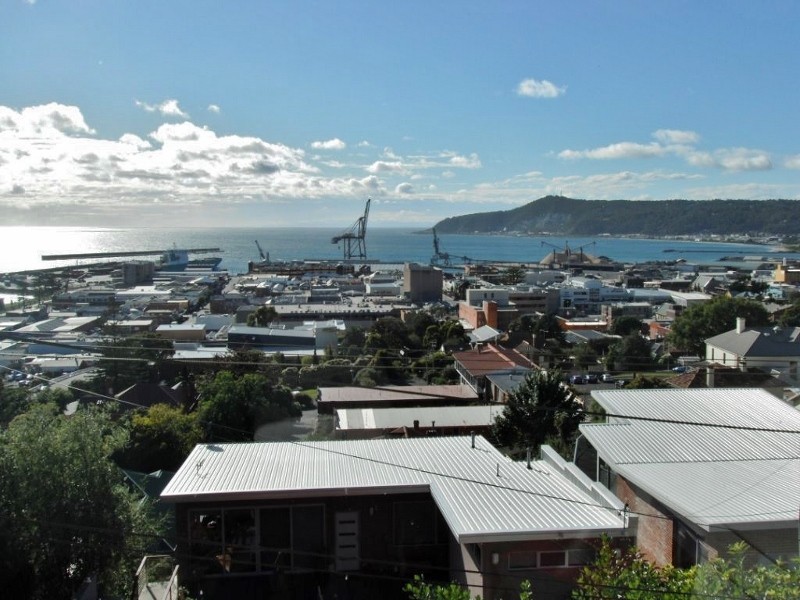 8 Amelia Street, Burnie TAS 7320