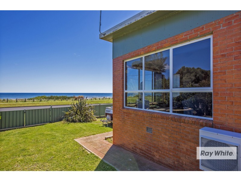 16 Esplanade, Somerset TAS 7322