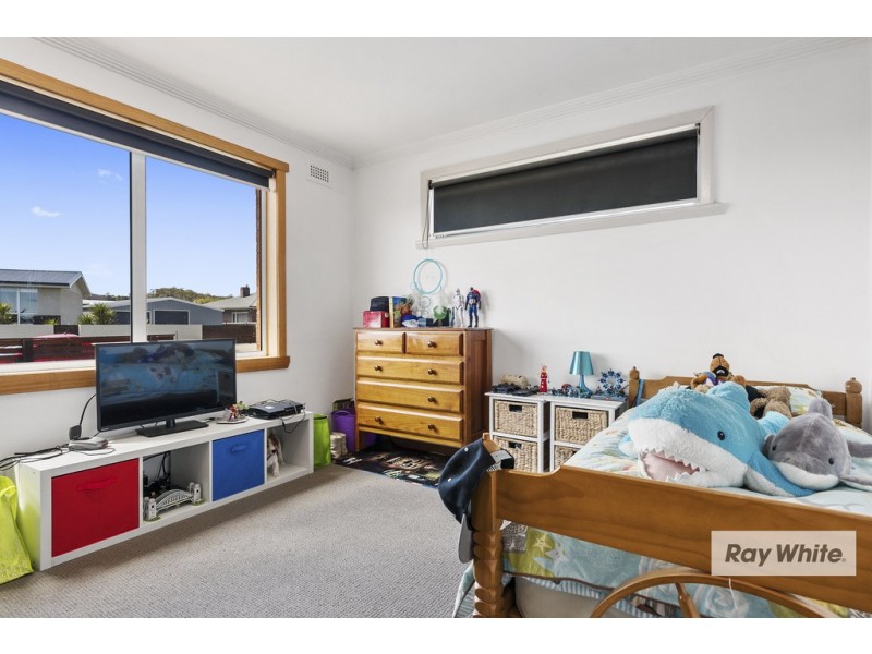 16 Esplanade, Somerset TAS 7322