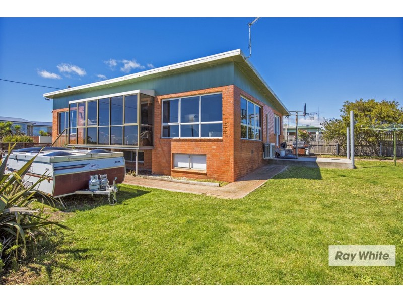16 Esplanade, Somerset TAS 7322