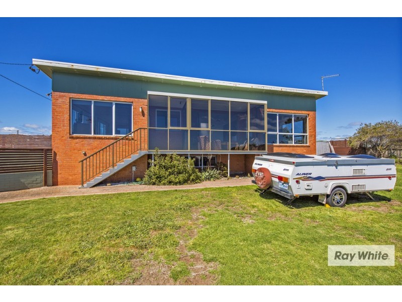 16 Esplanade, Somerset TAS 7322