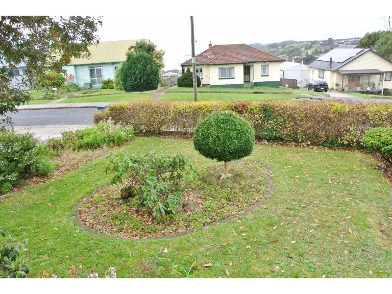 33 Ashwater Crescent, Penguin TAS 7316