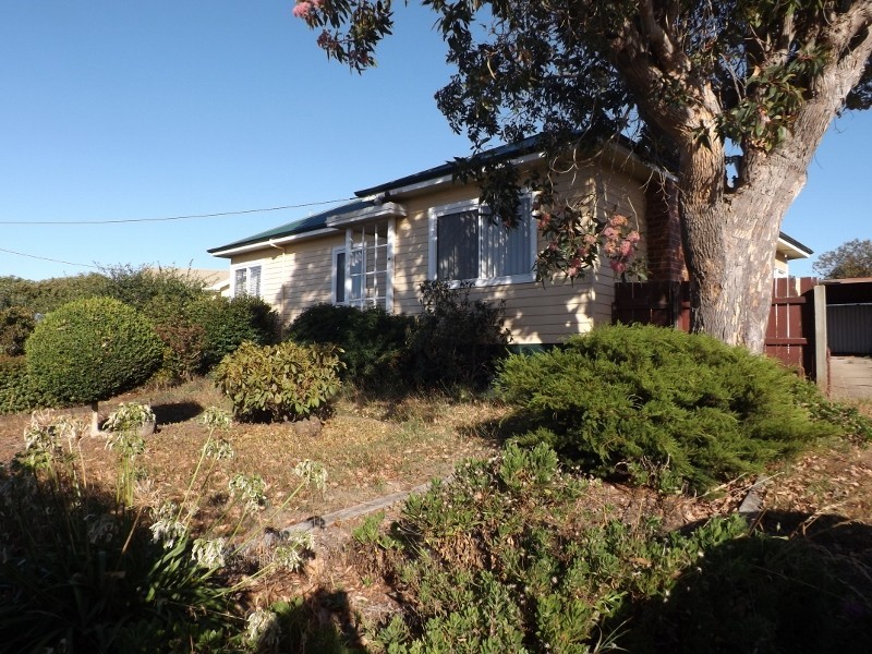 33 Ashwater Crescent, Penguin TAS 7316