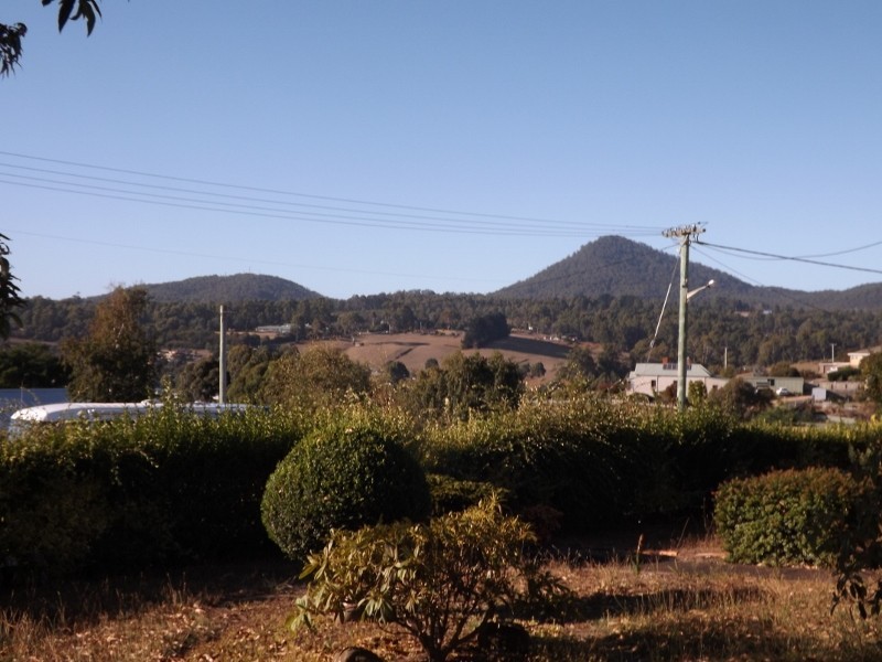 33 Ashwater Crescent, Penguin TAS 7316