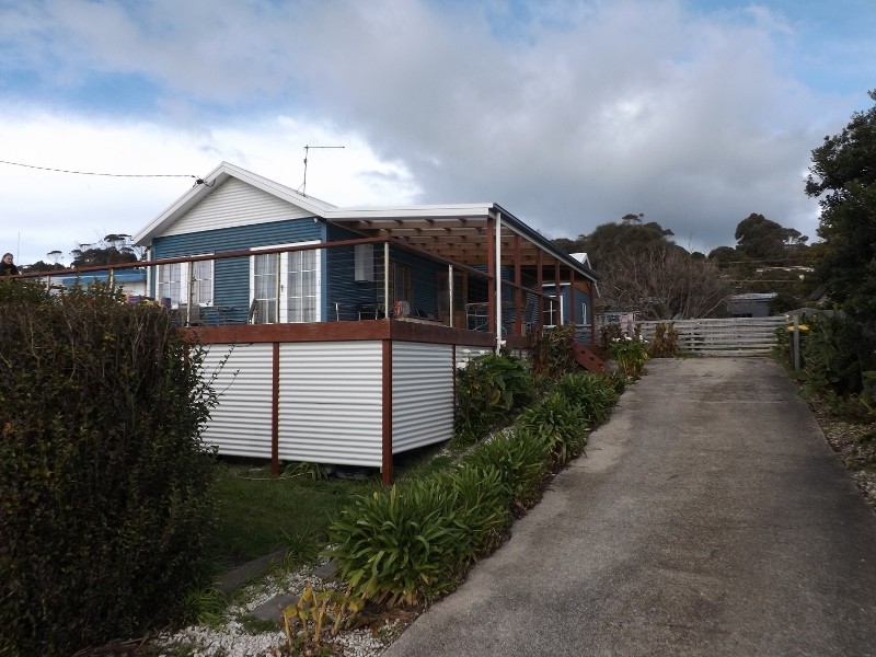 152 Main Road, Penguin TAS 7316