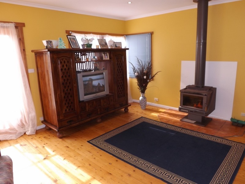 152 Main Road, Penguin TAS 7316