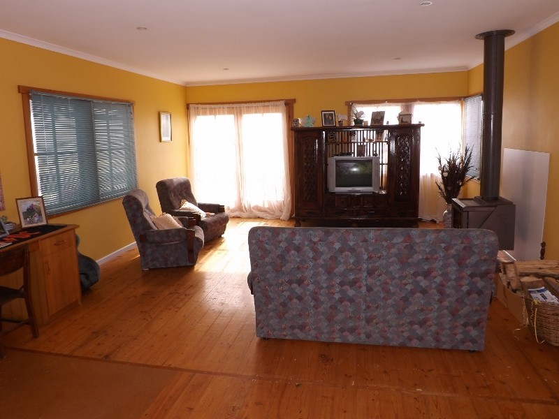 152 Main Road, Penguin TAS 7316