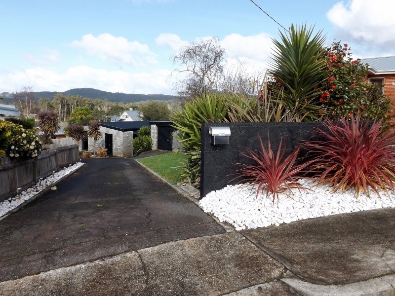 4 Gilmour Crescent, Somerset TAS 7322