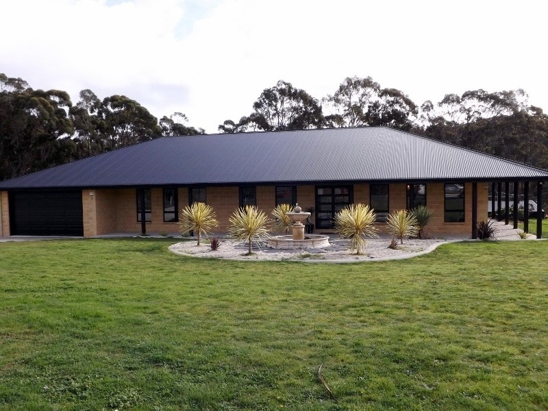 17 Allegra Drive, Heybridge TAS 7316