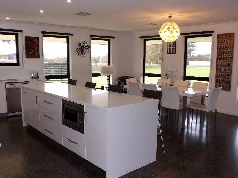 17 Allegra Drive, Heybridge TAS 7316