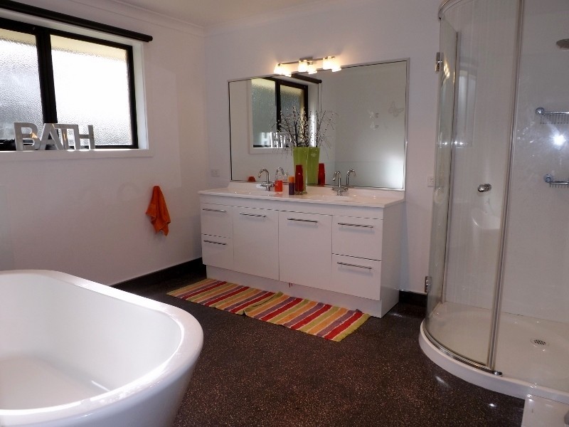 17 Allegra Drive, Heybridge TAS 7316