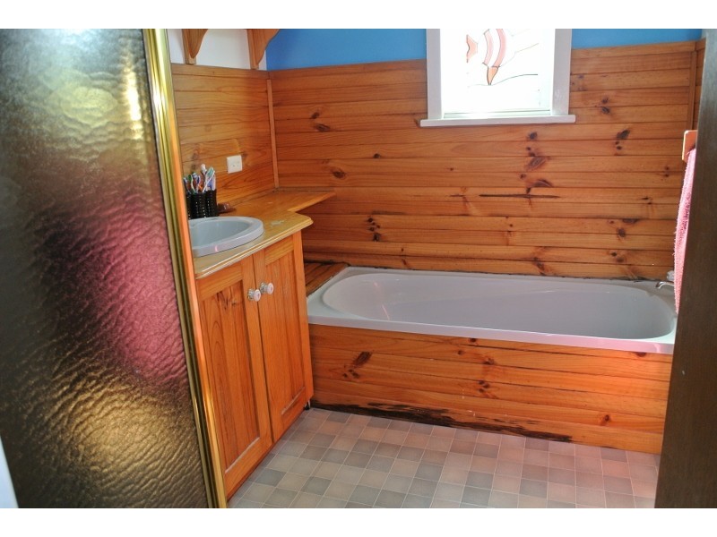 15 Cabot Street, Burnie TAS 7320