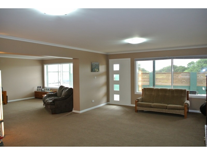 16 Penguin Road, Ulverstone TAS 7315