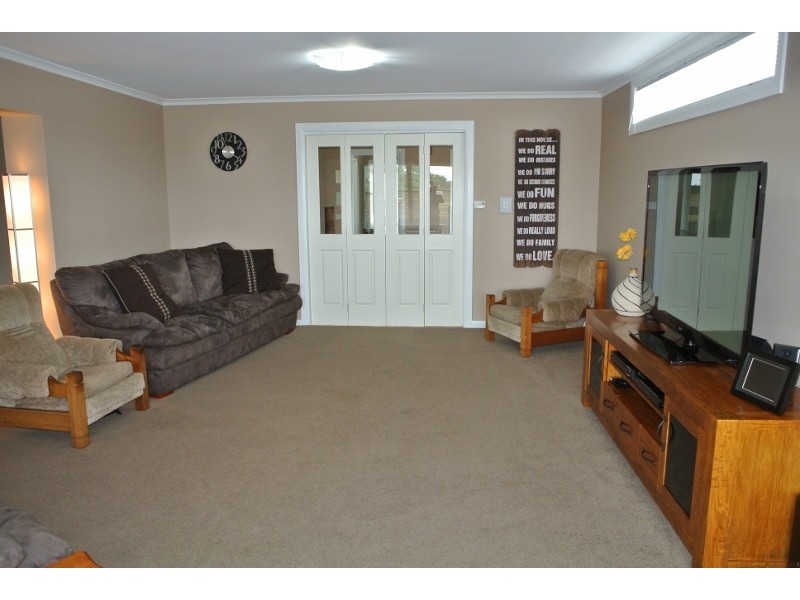 16 Penguin Road, Ulverstone TAS 7315