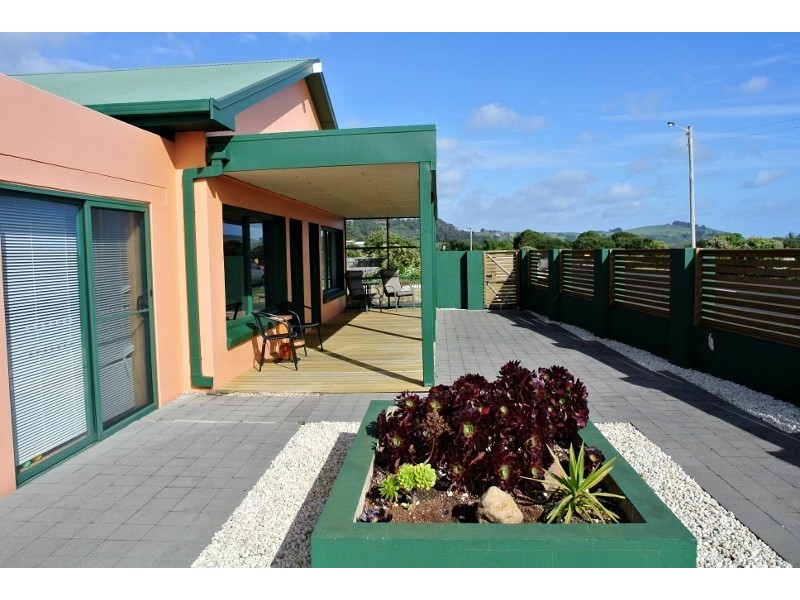 16 Penguin Road, Ulverstone TAS 7315
