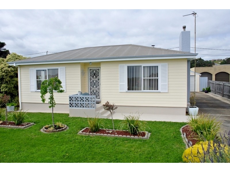 19 Penguin Road, Ulverstone TAS 7315