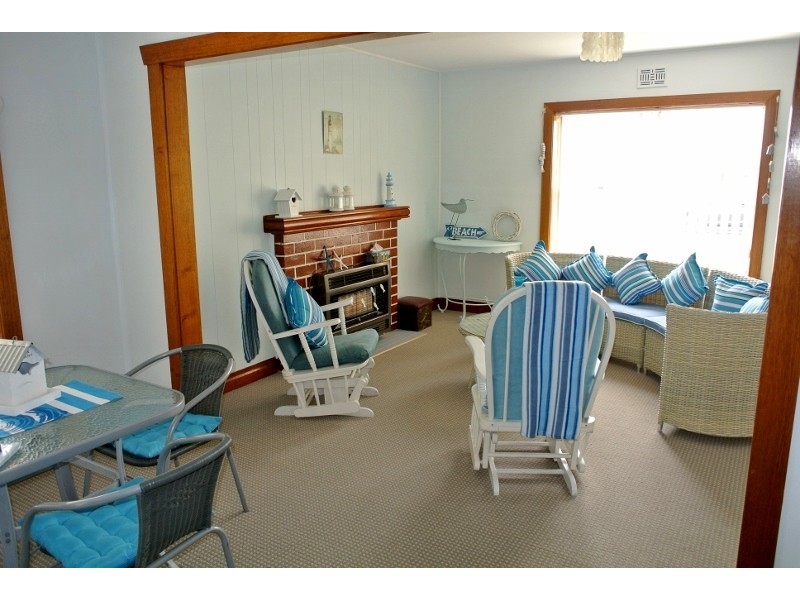 19 Penguin Road, Ulverstone TAS 7315