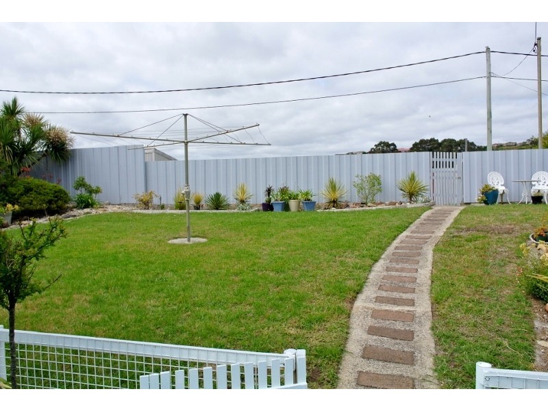 19 Penguin Road, Ulverstone TAS 7315