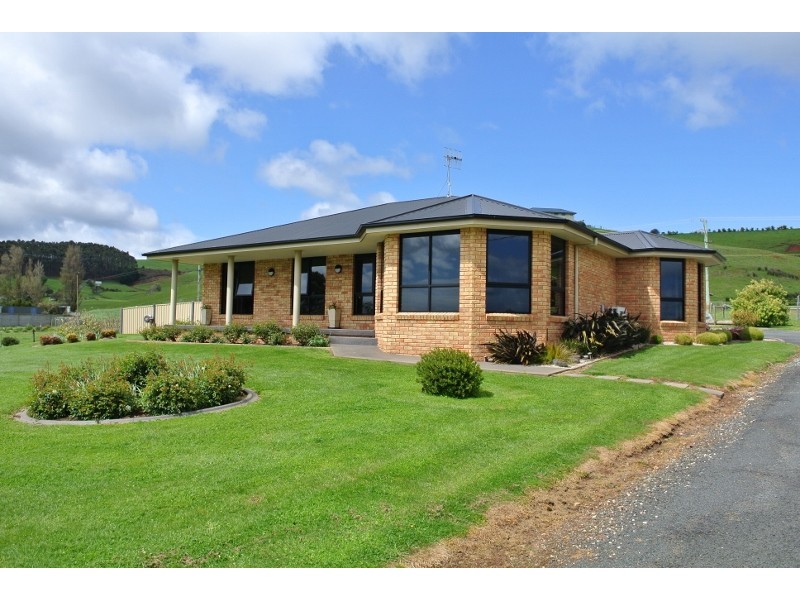 655 Penguin Road, Penguin TAS 7316