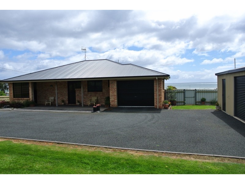655 Penguin Road, Penguin TAS 7316