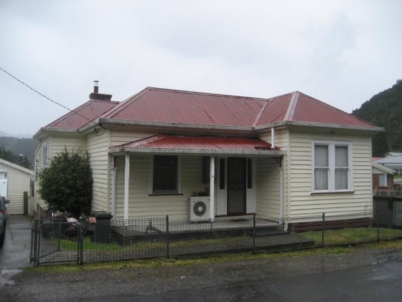 17 Urquhart Street, Queenstown TAS 7467