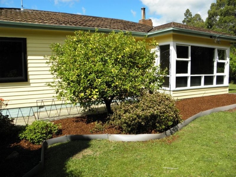 16 Old Cam Road, Somerset TAS 7322
