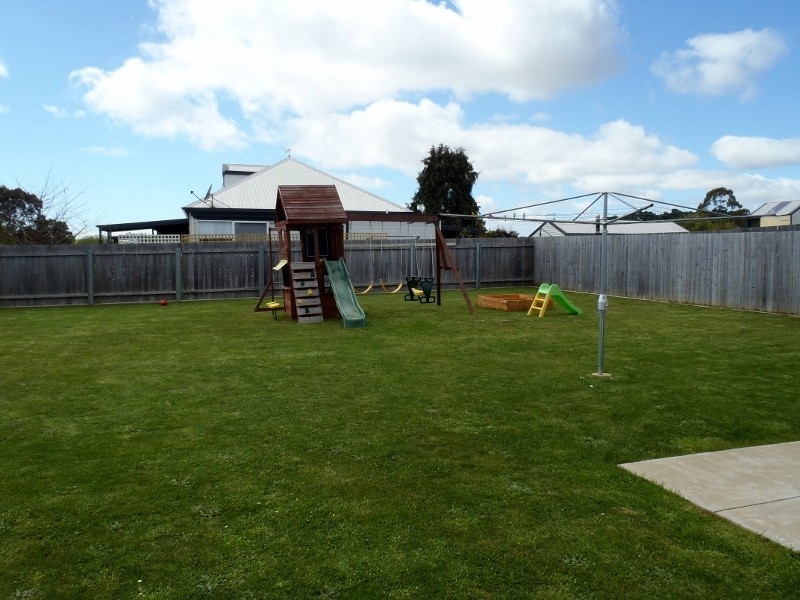 15 Berkshire Parade, Penguin TAS 7316