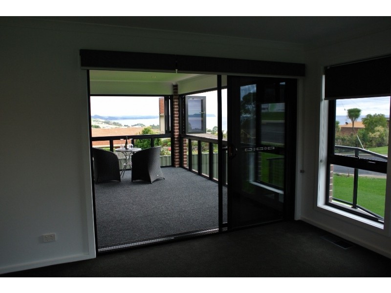 1/5 Uplands Place, Park Grove TAS 7320