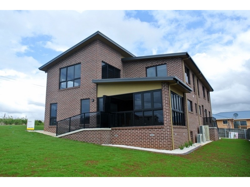 1/5 Uplands Place, Park Grove TAS 7320