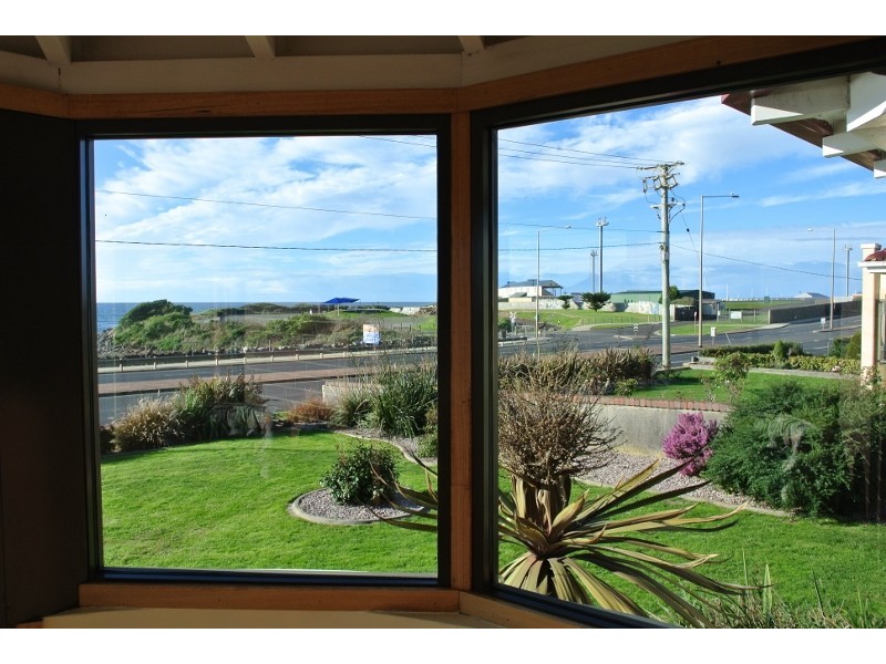 5 Bass Highway, Parklands TAS 7320