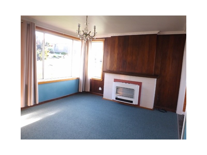 8 Woodward Avenue, Hillcrest TAS 7320